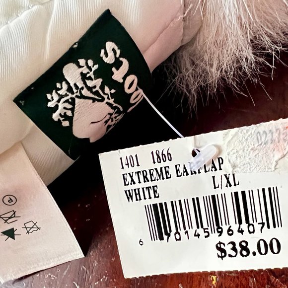 ROOTS brand Winter Hat with Earflaps NWT White Size Large Kids Discounted SH - Picture 8 of 8